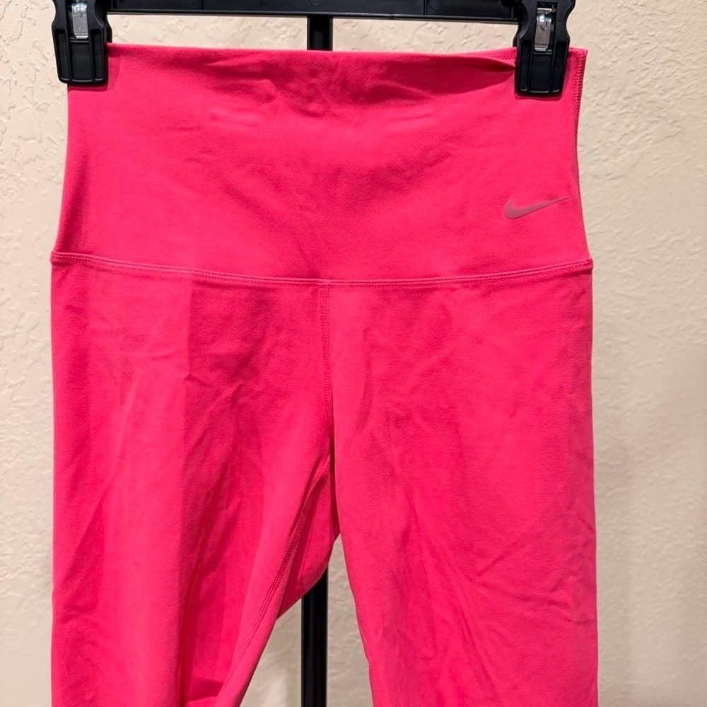 Nike Zenvy High-Waisted Biker Shorts Hot Pink Womens Small Dri-FIT